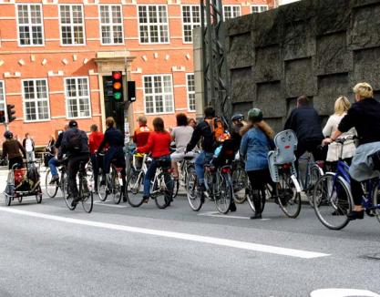 Copenhaga face autostrăzi pentru biciclete